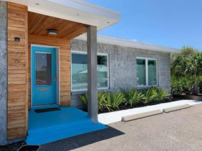 Full Duplex Home - Great for Extended Families or Couples Retreat